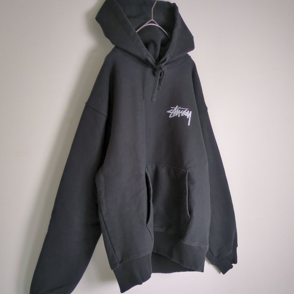 希少デザイン】stussy 8ボール&ぬいぐるみプリントパーカー M 希少デザイン】stussy 8ボール&ぬいぐるみプリントパーカー M