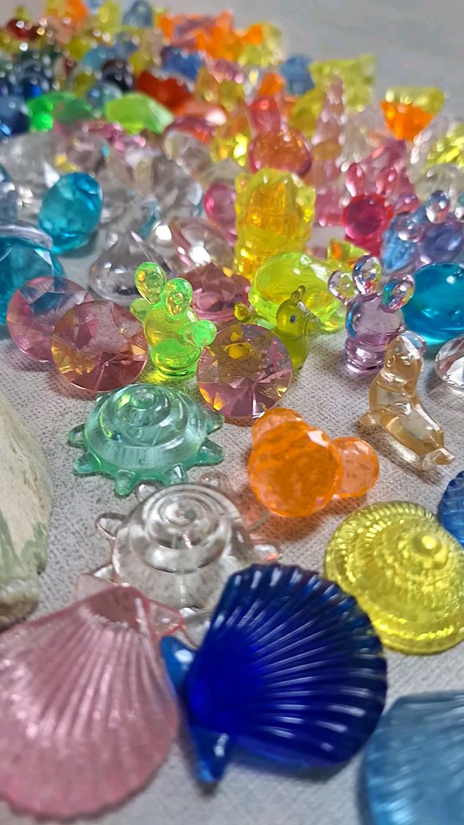 【お値下げok☆】おもちゃ プライズ品 ビー玉 ジュエル アクリルストーン ダイヤ アイスロック ミックス クリア 貝殻 ミッキー