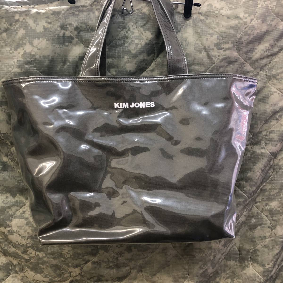 ☆GU × KIM JONES ジーユー キムジョーンズ トートバック メッセージ KJ OLIVE オリーブ_画像2