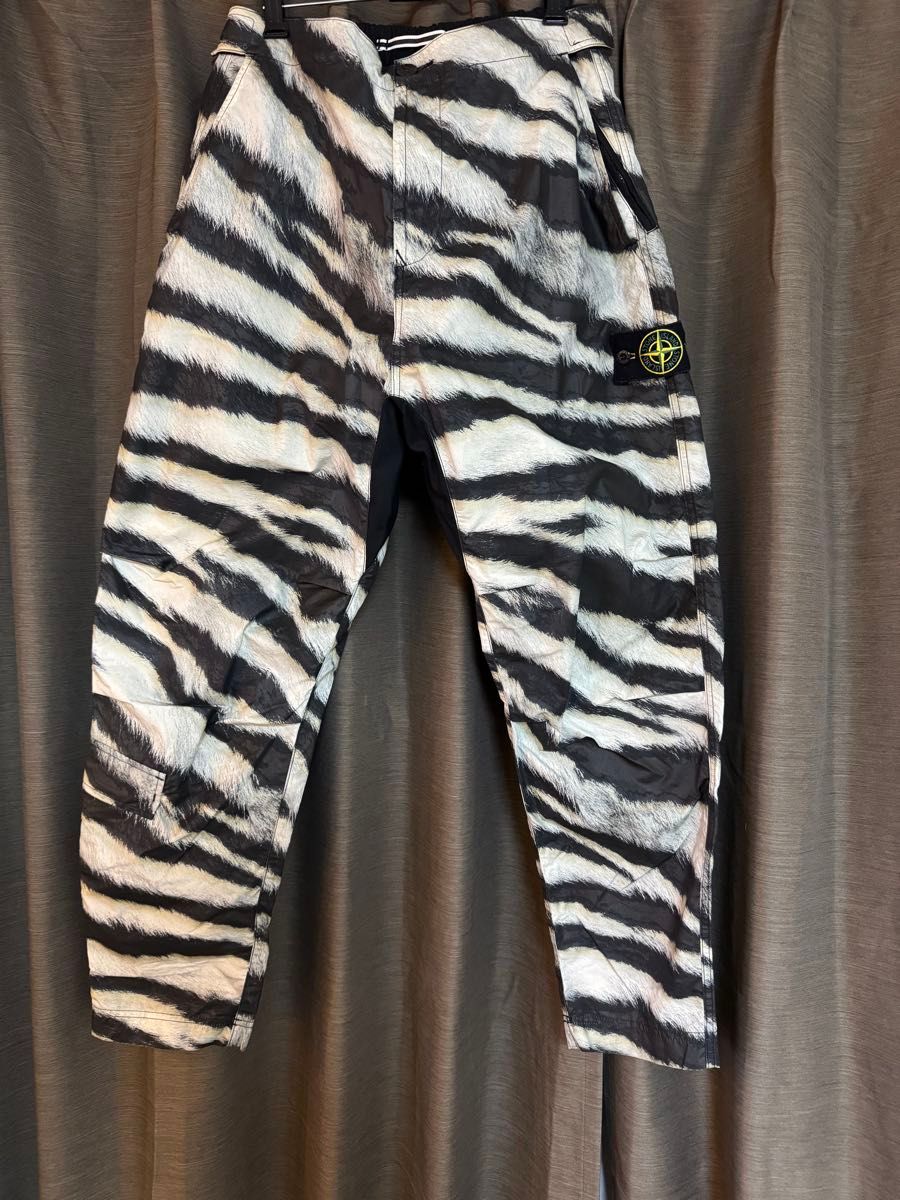 TRUE RELIGION フードパーカー&カーゴバギーパンツセット カーゴ TRUE RELIGION フードパーカー&カーゴバギーパンツセット カーゴ