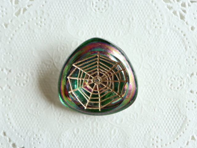 チェコ ヴィンテージ 美しい ガラス ボタン 職人 手作り クモの巣 スパイダー ハロウィン ゴールド オーロラ コレクション パーツ 27mm 1個_美しいチェコ製のガラスボタンです