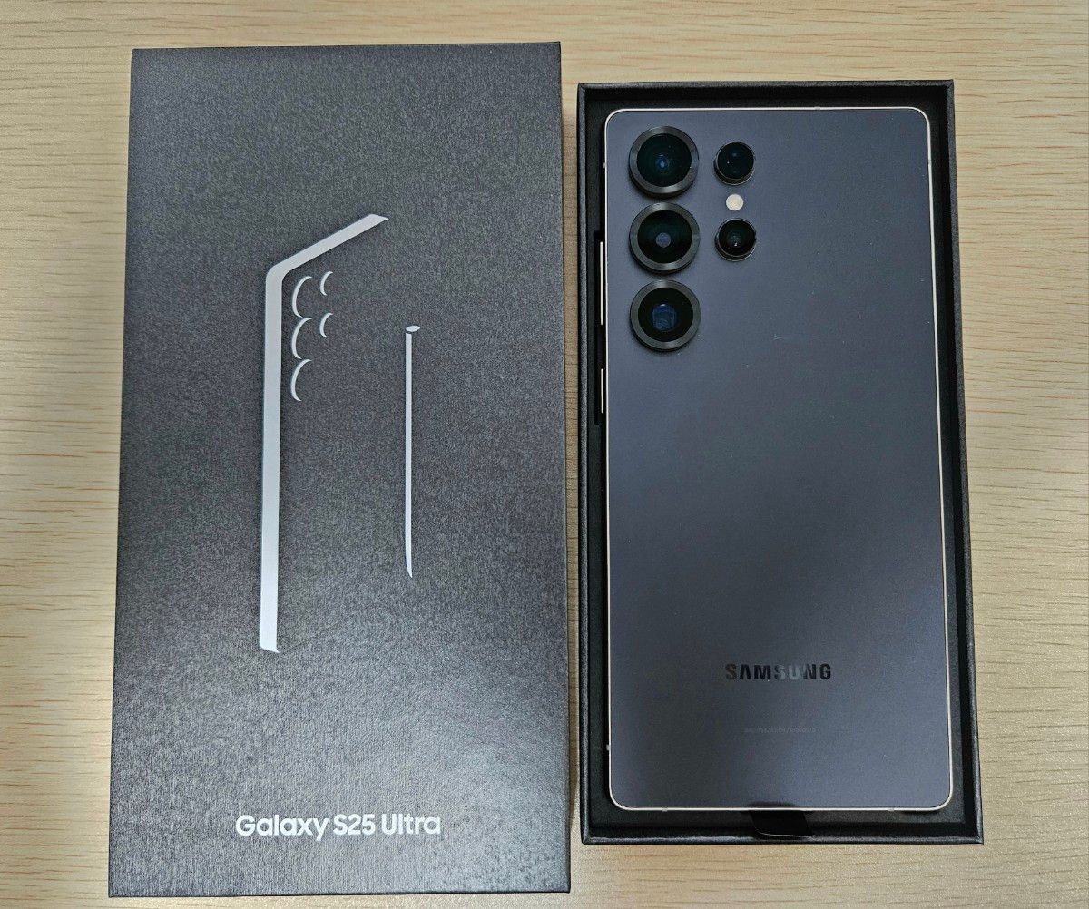 Galaxy S25 Ultra チタニウムブラック 国内版 512GB SIMフリー Galaxy S25 Ultra チタニウムブラック 国内版 512GB SIMフリー