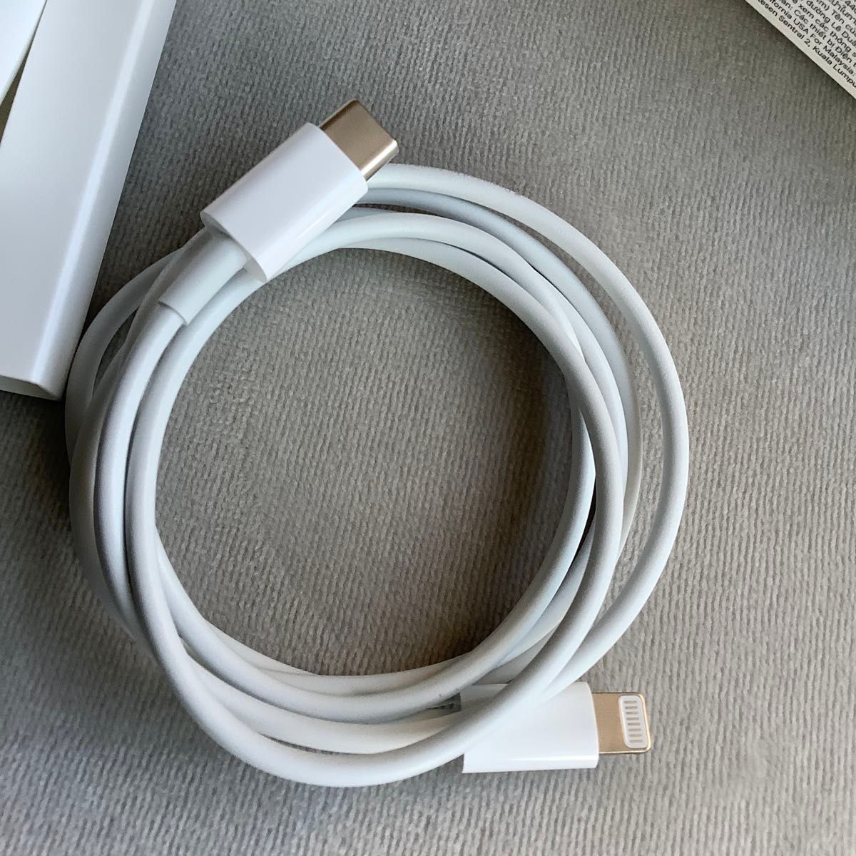 【開封済未使用品】Apple iPhone充電器 AirPods充電器 20w USB-C 充電器ライトニングケーブル 【開封済未使用品】Apple iPhone充電器 AirPods充電器 20w USB-C 充電器ライトニングケーブル