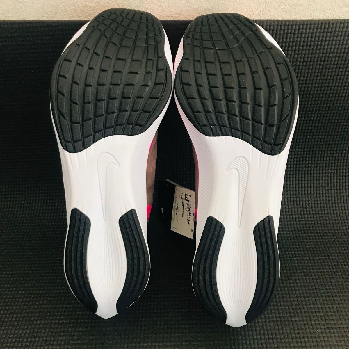 未使用タグ付】NIKE ナイキ zoom fly 3 ズームフライ3 ピンク 未使用タグ付】NIKE ナイキ zoom fly 3 ズームフライ3 ピンク