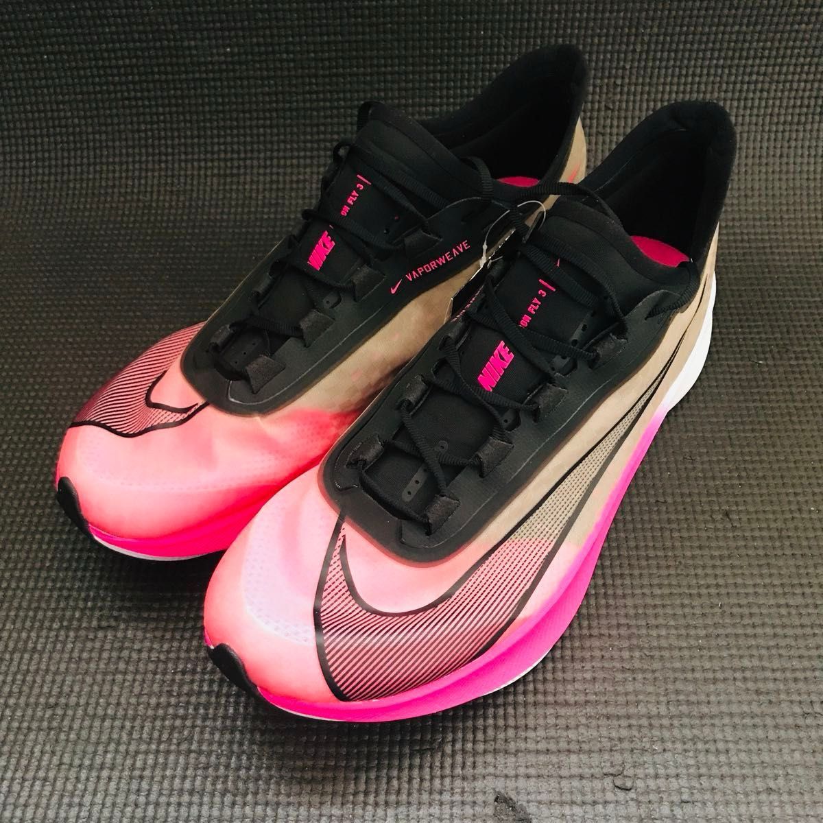 未使用タグ付】NIKE ナイキ zoom fly 3 ズームフライ3 ピンク 未使用タグ付】NIKE ナイキ zoom fly 3 ズームフライ3 ピンク