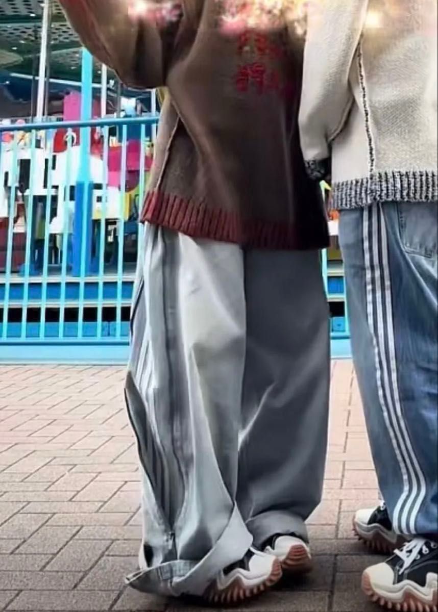 adidas ADILENIUM シーズン 3ジップウォッシュド デニムパンツ adidas ADILENIUM シーズン 3ジップウォッシュド デニムパンツ