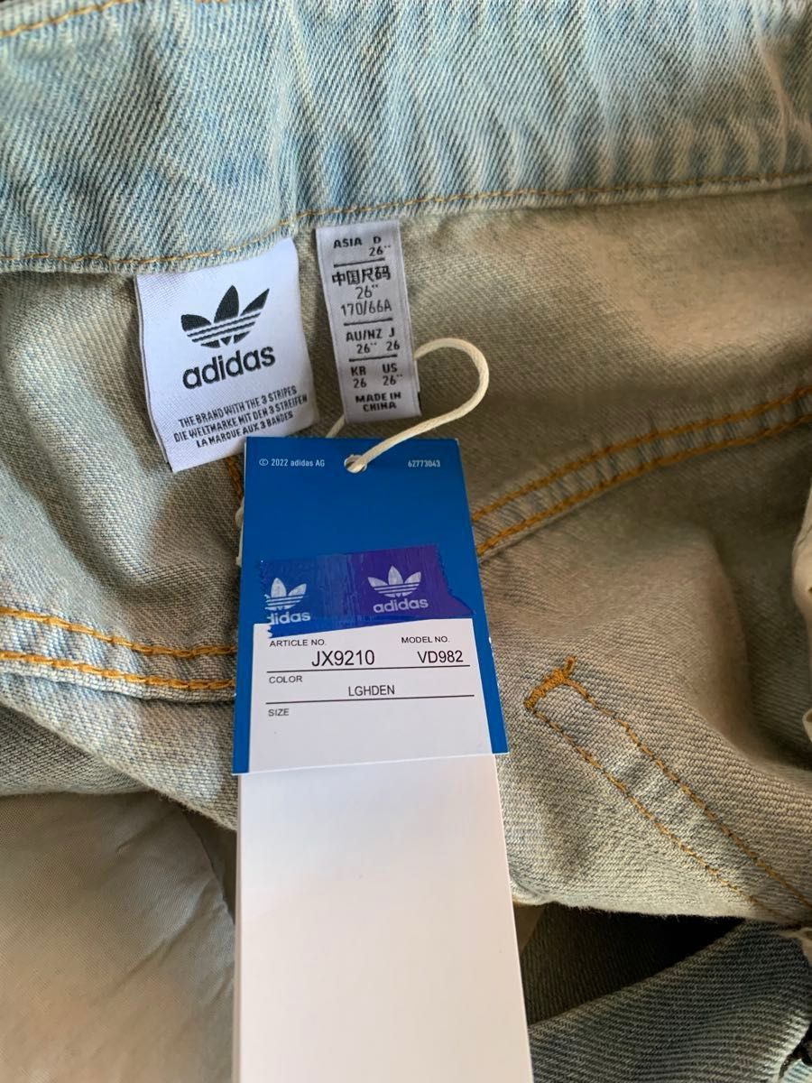 adidas ADILENIUM シーズン 3 ジップウォッシュド デニムパンツ adidas ADILENIUM シーズン 3 ジップウォッシュド デニムパンツ