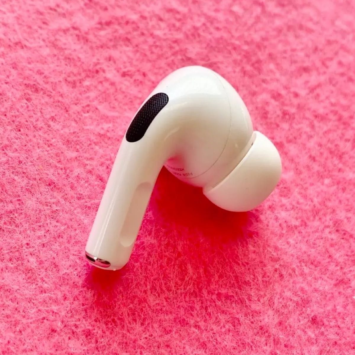Apple社純正品 AirPods Pro 1 右耳のみ MWP22J/A (右耳 A2083 Apple社純正品 AirPods Pro 1 右耳のみ MWP22J/A (右耳 A2083