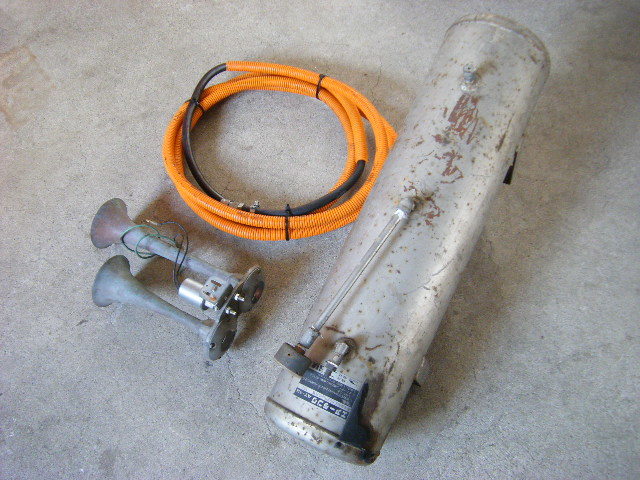 * ultra rare!! HADLEY* is dore-* air horn *yan key horn * the US armed forces horn *12V car installation goods * air tanker & cable *3 point set * used *