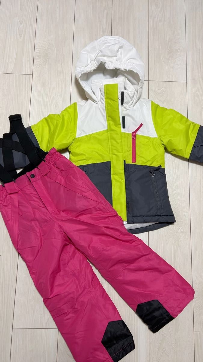 新品キッズ 女の子用 スノーボードウェア 上下セット サイズ130 身長122-128センチ 7歳8歳 キッズ 子供 スキーウェア