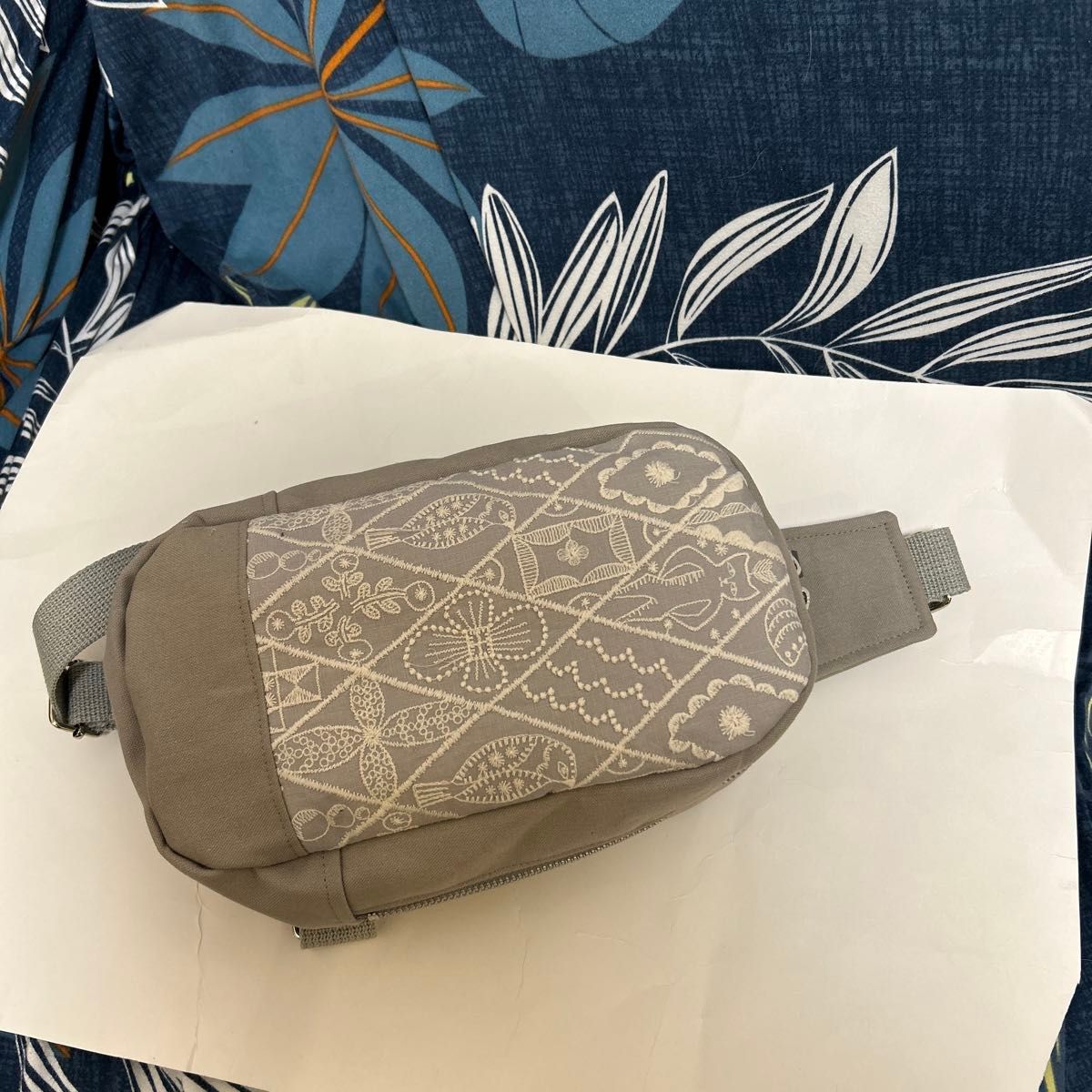 ミナペルホネン ハンドメイド BOXタイプボディバッグ ミナペルホネン ハンドメイド BOXタイプボディバッグ