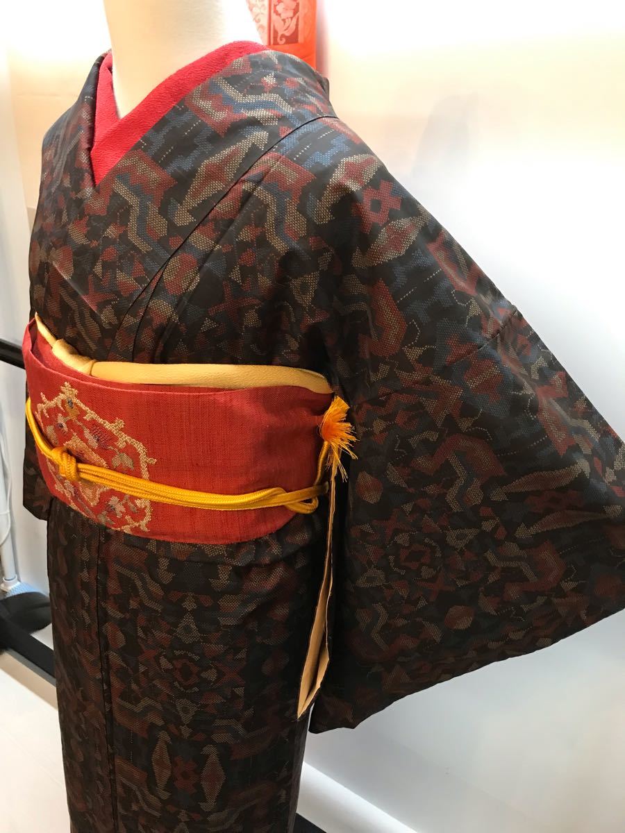 極上本場大島紬□南風織物・加納別誂□唐草小紋□淡茶◇袷正絹着物