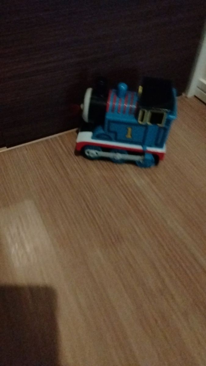きかんしゃトーマス 動くおもちゃ 自動運転 ぶつかりターン わんぱくトーマス 電池付き
