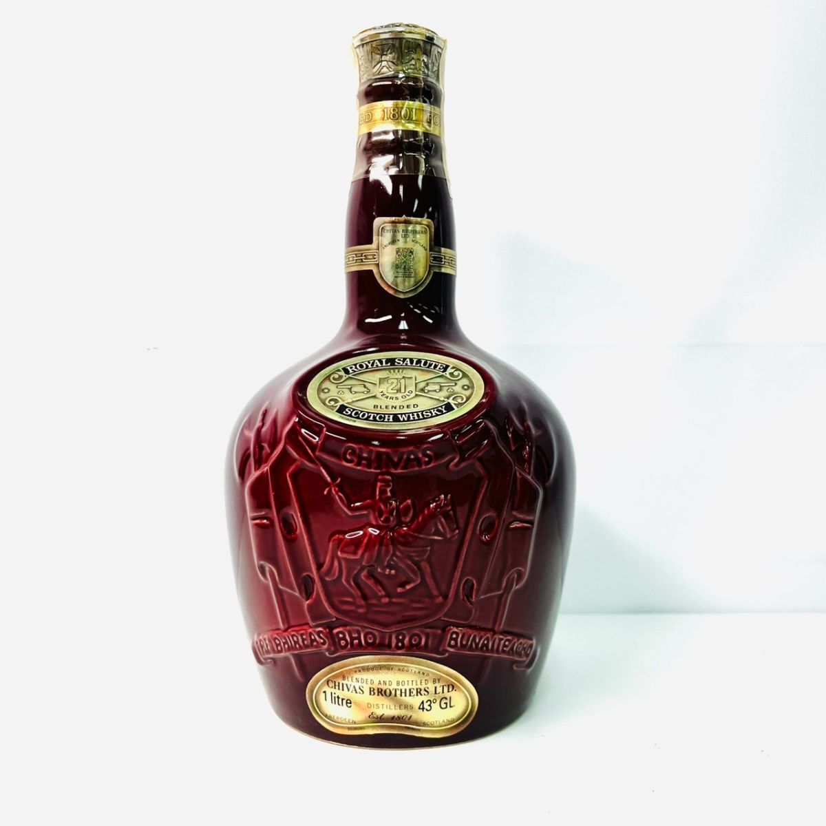 福袋売れ残りセール シーバスブラザーズ ロイヤルサルート 21年 SALUTE 未開栓】ROYAL 1L/1000ml オークファン（aucfan.com）  - の商品情報をアーカイブ公開 HI62(スコッチ)｜売買されたオークション情報、Yahoo!オークション(旧ヤフオク!)  重量約1775g 赤陶器ボトル 43% ウイスキー