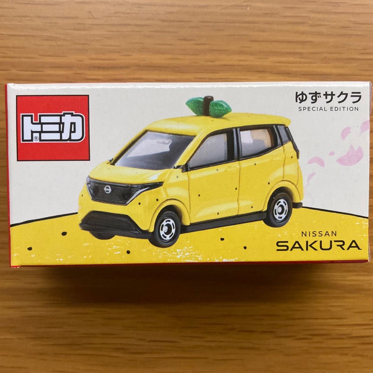 ゆずサクラ トミカ 図鑑 グッズ YUZU|Yahoo!フリマ(旧PayPay ゆずサクラ トミカ 図鑑 グッズ YUZU|Yahoo!フリマ(旧PayPay