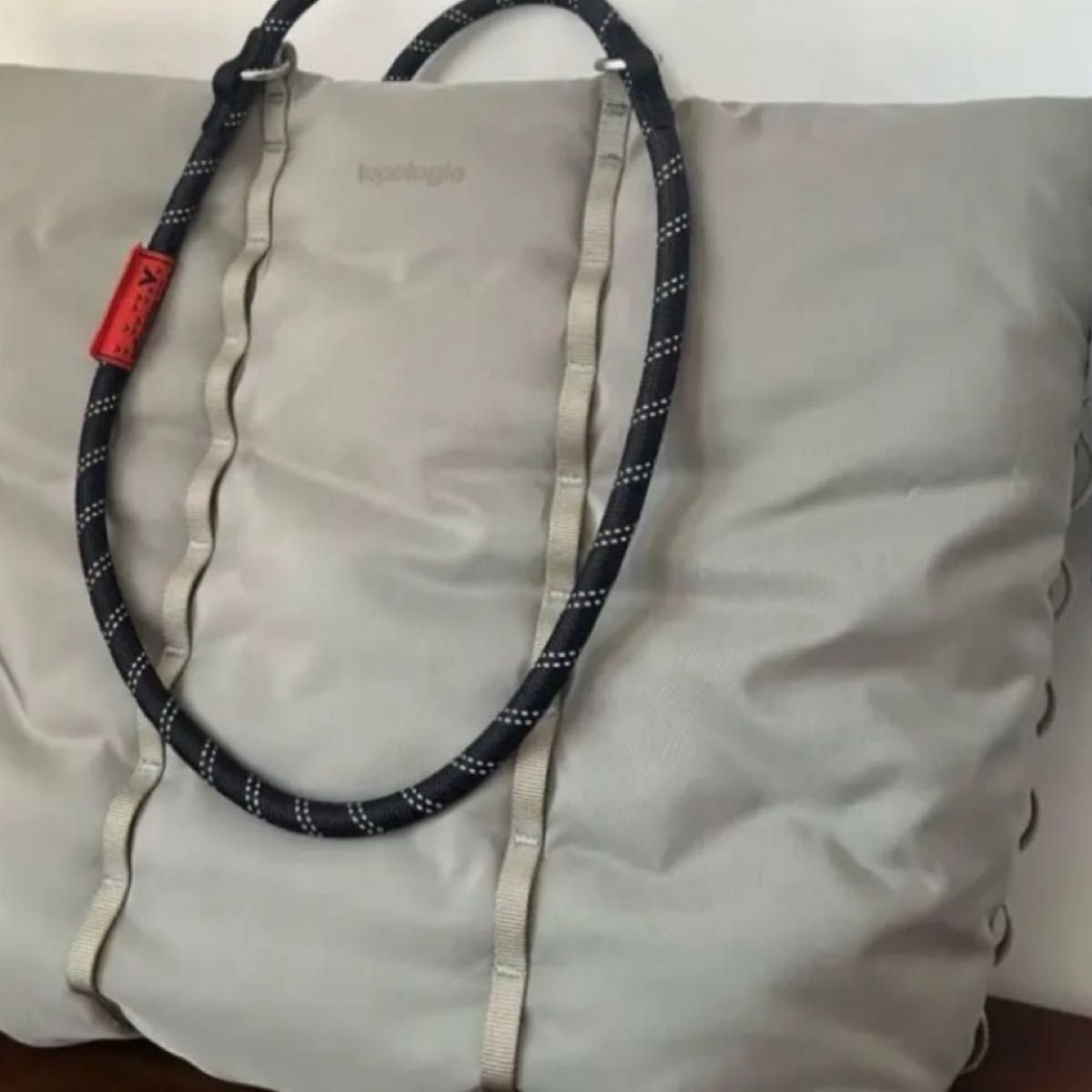 新品 Topologie Cloud Tote クラウドトート(ストラップ付き 新品 Topologie Cloud Tote クラウドトート(ストラップ付き
