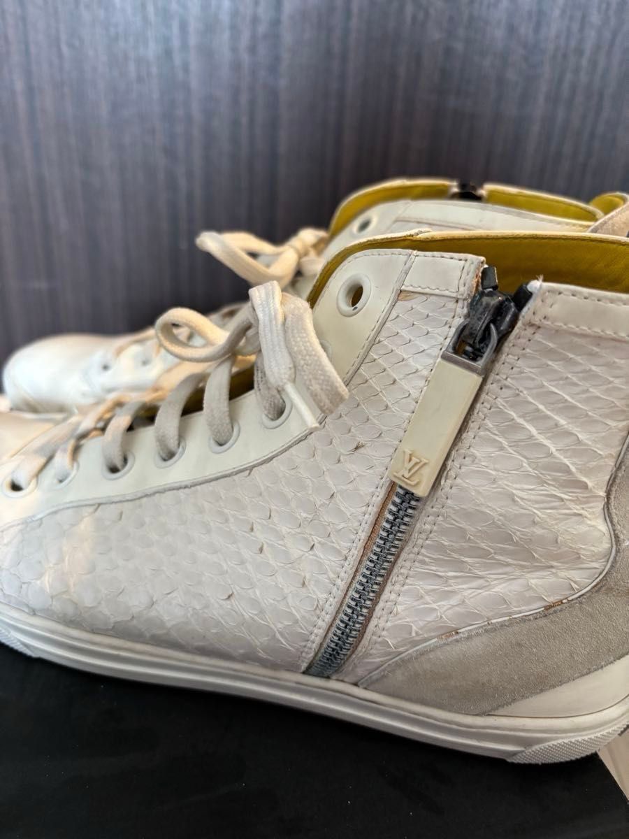ルイヴィトン LOUIS VUITTON パイソン レザー サイドジップ ルイヴィトン LOUIS VUITTON パイソン レザー サイドジップ