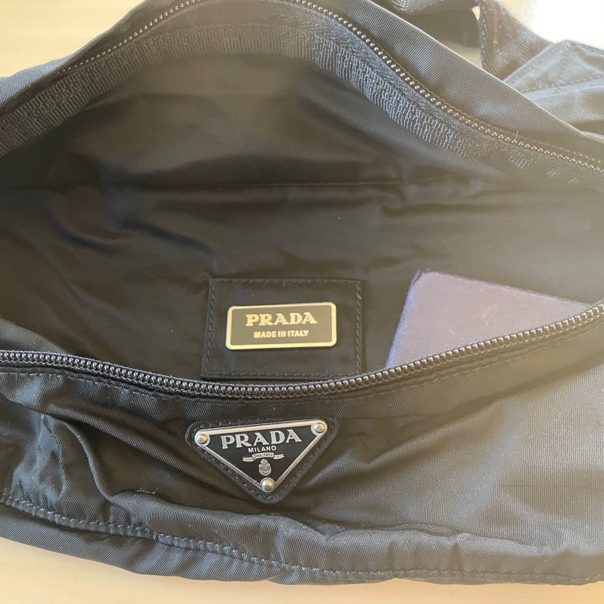 V132 黒 × 銀 MARSUPIO TESSUTO MONTAGN NERO PRADA ウエスト V132 黒 × 銀 MARSUPIO TESSUTO MONTAGN NERO PRADA ウエスト