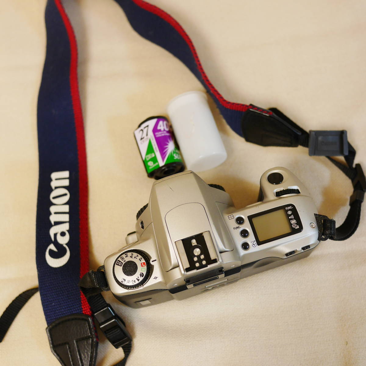 【送料無料】Canon EOS KISS Ⅲ キャノン フィルムカメラ一眼レフ＋Canonズームレンズ EF28-105mm F3.5-4.5 II  USM ZOOM LENS ULTRA SONIC
