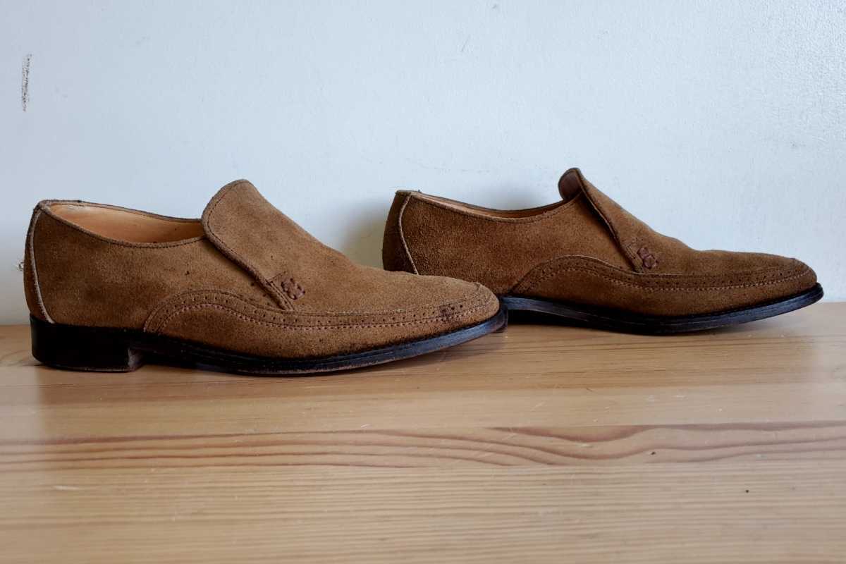 513◆英国製 Tricker's × NEPENTHES スエード スリッポン UK8 ベージュ 別注 トリッカーズ ネペンテス レザーソール 革靴 中古 USED 