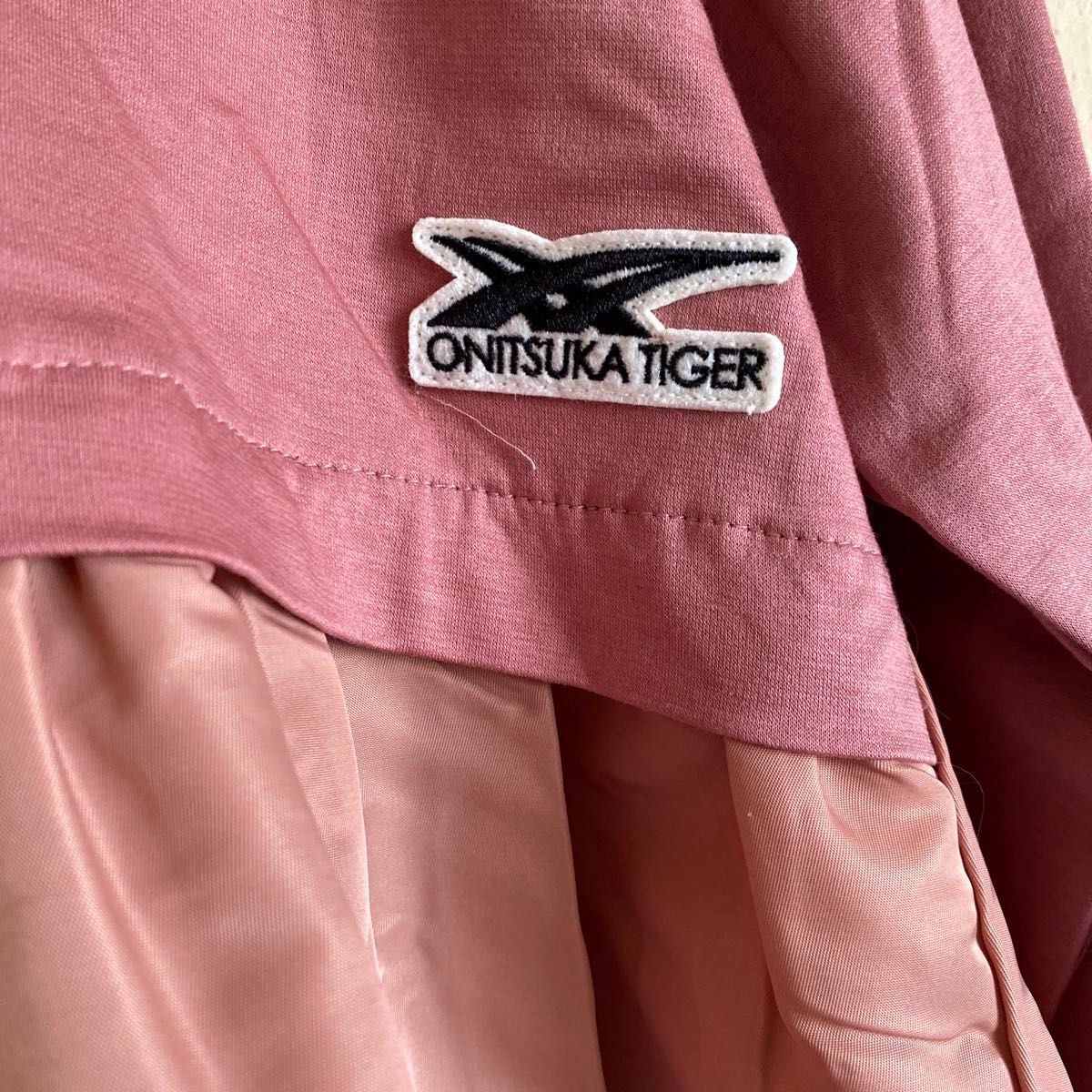24 ONITSUKA TIGERコラボ オニツカタイガー異素材パーカー 24 ONITSUKA TIGERコラボ オニツカタイガー異素材パーカー