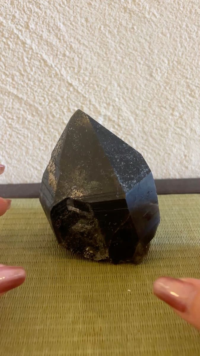 希少【 漆黒 天然 黒水晶 『 皇帝龍 』約2 7kg 彫物 天然 非加熱 希少【 漆黒 天然 黒水晶 『 皇帝龍 』約2 7kg 彫物 天然 非加熱