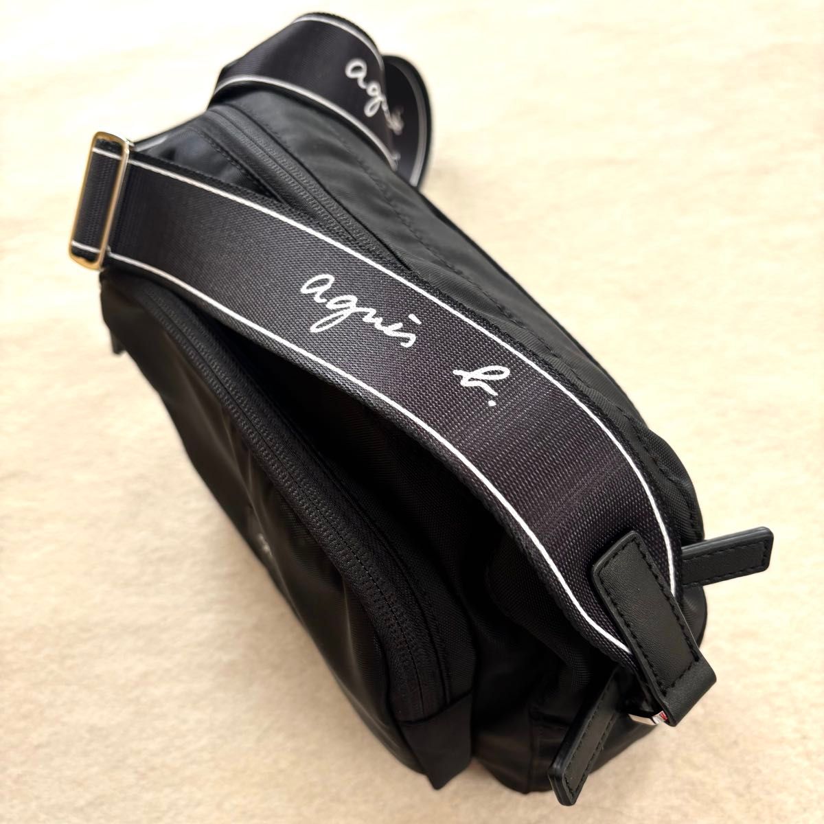 新品 アニエスベー ロゴベルト ショルダーバッグ angele 新品 アニエスベー ロゴベルト ショルダーバッグ angele