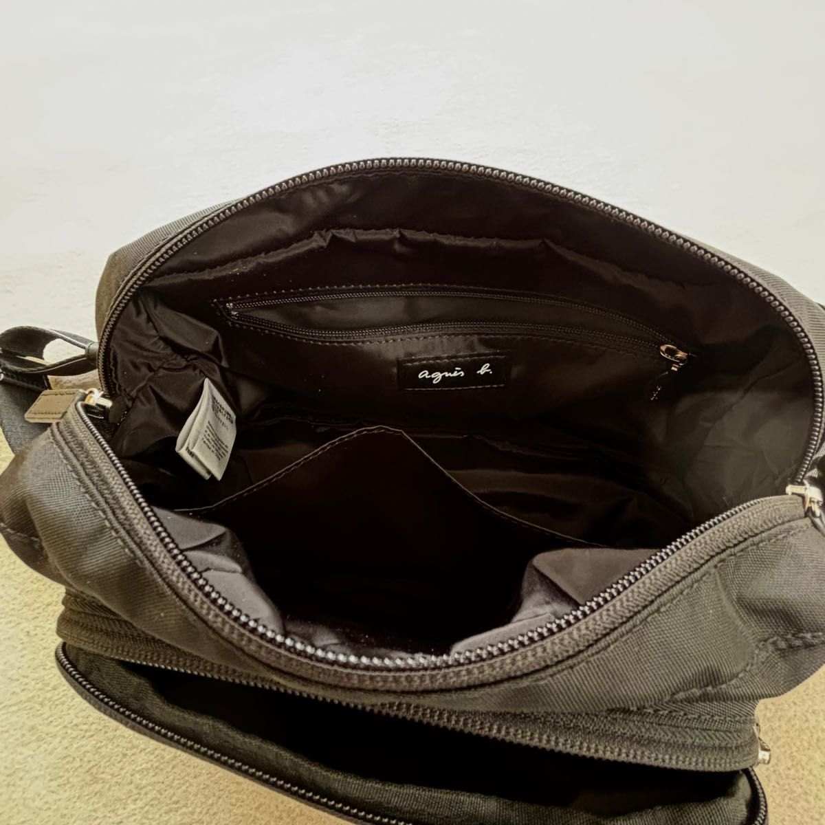 新品 アニエスベー ロゴベルト ショルダーバッグ angele 新品 アニエスベー ロゴベルト ショルダーバッグ angele