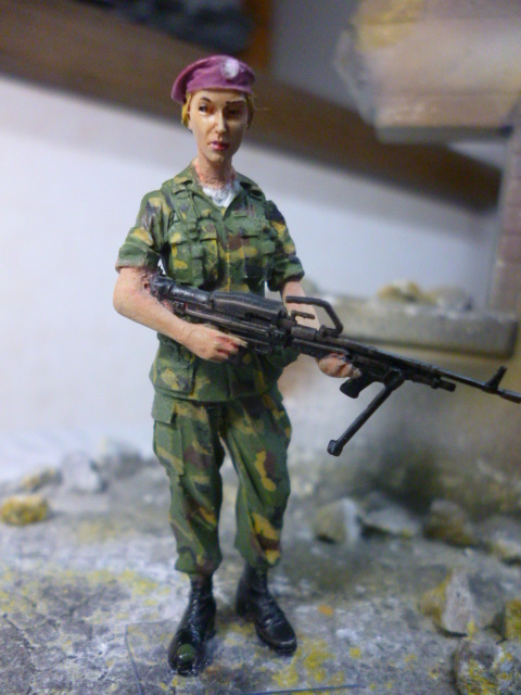 ヤフオク 1 ３５ 現用アメリカ女性兵士m60機関銃 レジン