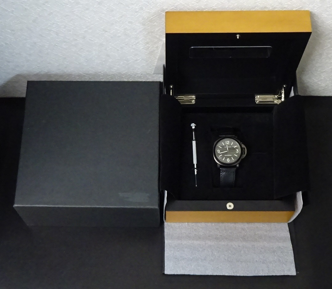 希少 美品 良品 PANERAI パネライ ルミノールベース PAM00009 B番 黒文字盤 メンズ 手巻き式 純正内外箱あり 本物