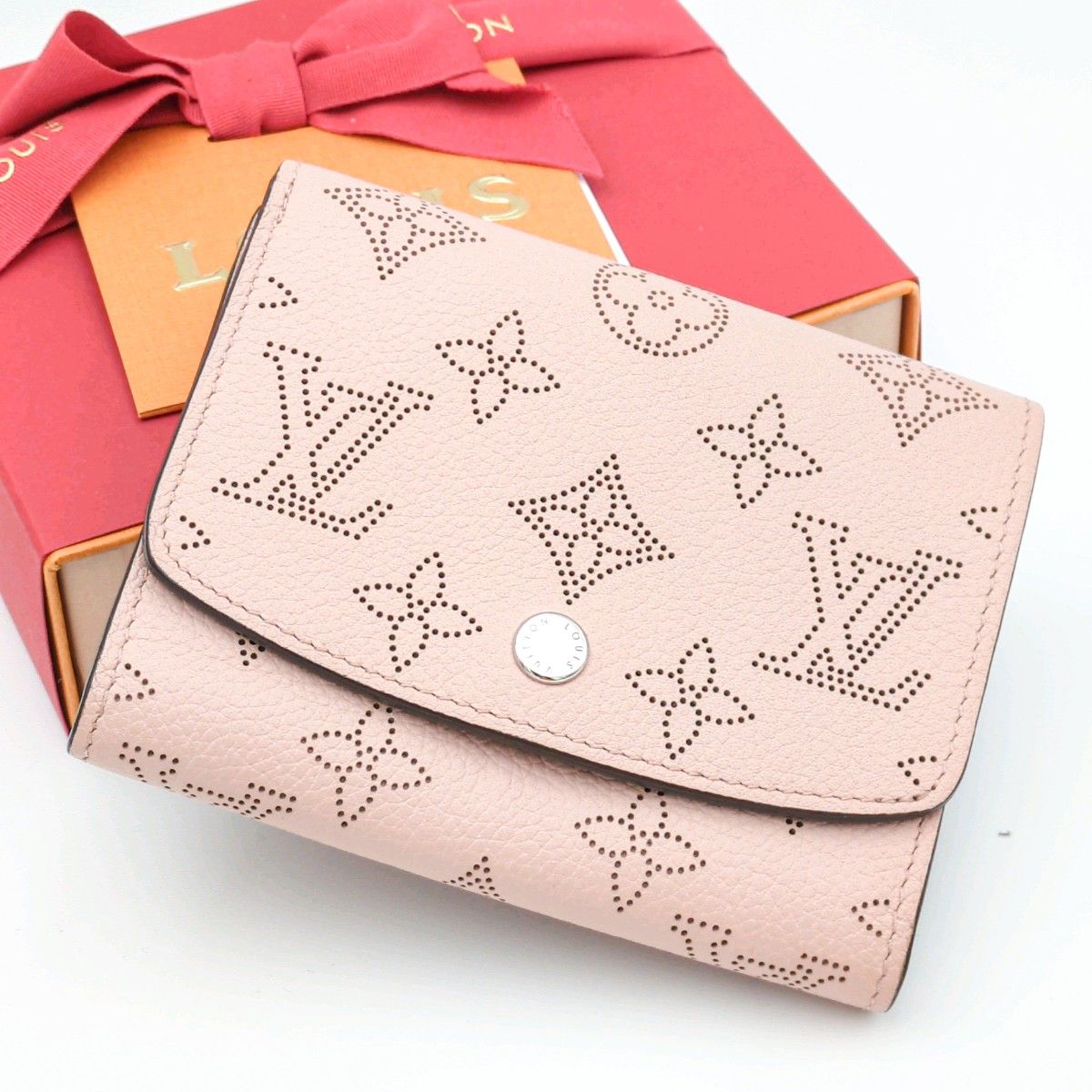 エレガントな可愛いピンク♪【Loius Vuitton】二つ折り財布 美品】LOUIS VUITTON 折り財布 ピンク