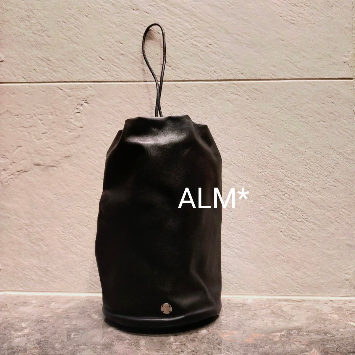 THE ROW ザ ロウ SPORTY POUCH カーフスキンレザー巾着バッグ THE ROW ザ ロウ SPORTY POUCH カーフスキンレザー巾着バッグ