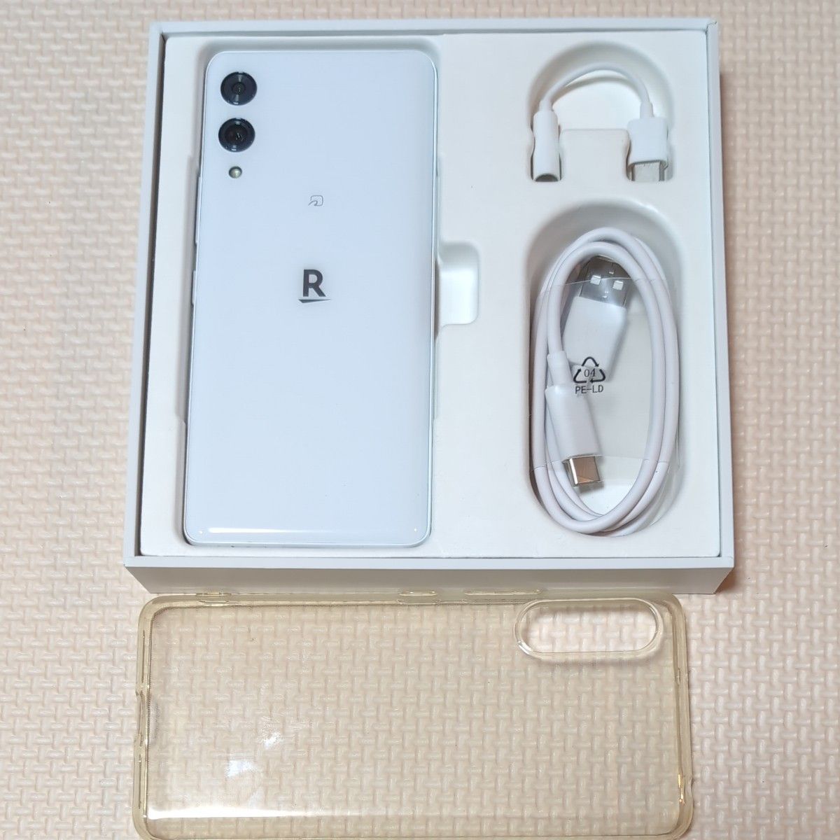 Rakuten Hand 5G ホワイト 美品 付属品未使用 rakuten hand 5g ホワイト 楽天 アンドロイド