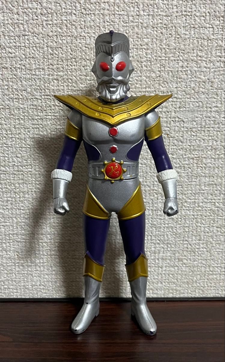 ウルトラマンキング ソフビ フィギュア 2009 旧サイズ ウルトラマンキング ソフビ フィギュア 2009 旧サイズ