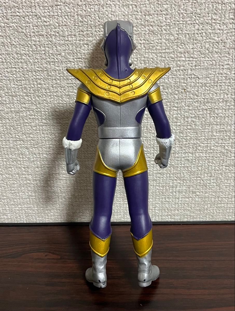 ウルトラマンキング ソフビ フィギュア 2009 旧サイズ ウルトラマンキング ソフビ フィギュア 2009 旧サイズ