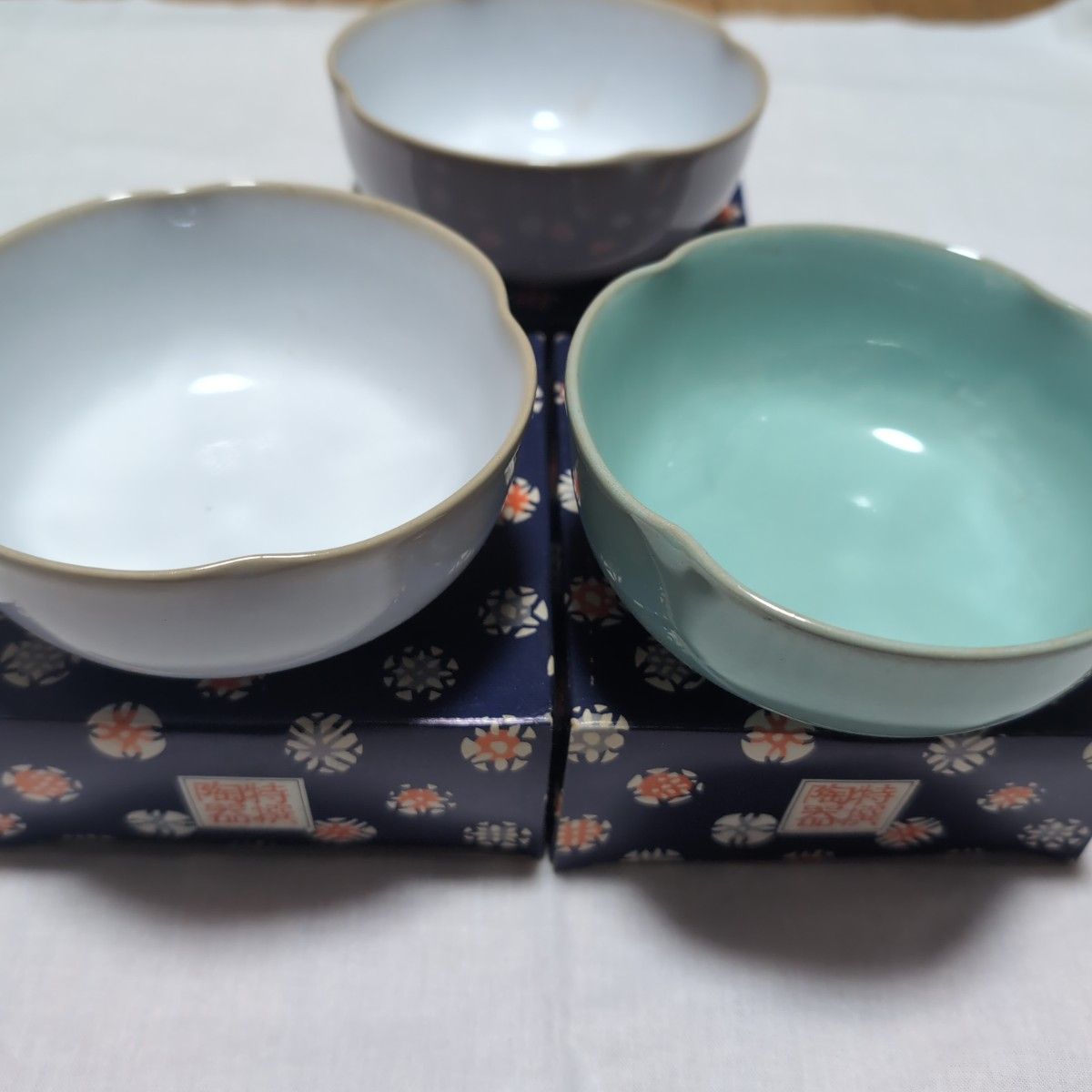 陶器 食器セット 3個 白 緑 箱付き 小鉢 皿 食器|Yahoo!フリマ 陶器 食器セット 3個 白 緑 箱付き 小鉢 皿 食器|Yahoo!フリマ