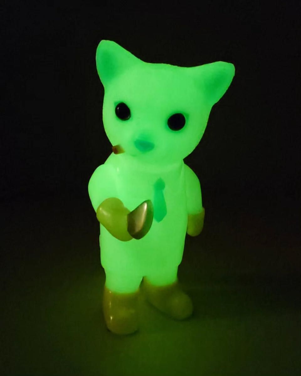 【世界限定9個】キムラトイ HEAD X SWAP BUTCHER 蓄光 キムラトイ HEAD X SWAP BUTCHER ネコの肉屋さん 蓄光