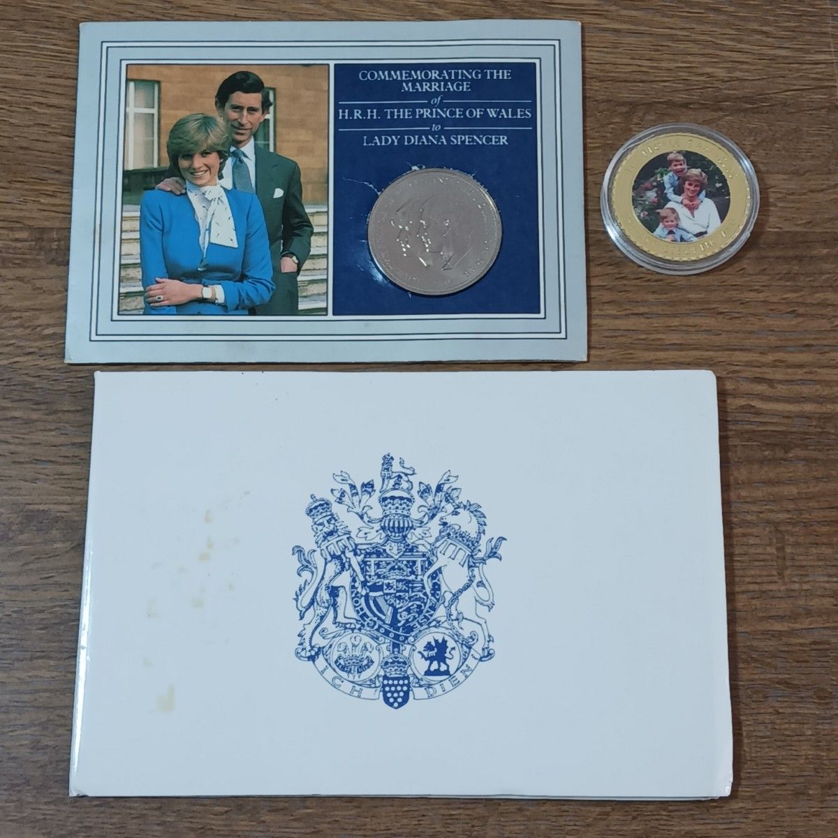 Royal Mint チャールズ皇太子ダイアナ妃結婚記念コイン + Royal Mint チャールズ皇太子ダイアナ妃結婚記念コイン +
