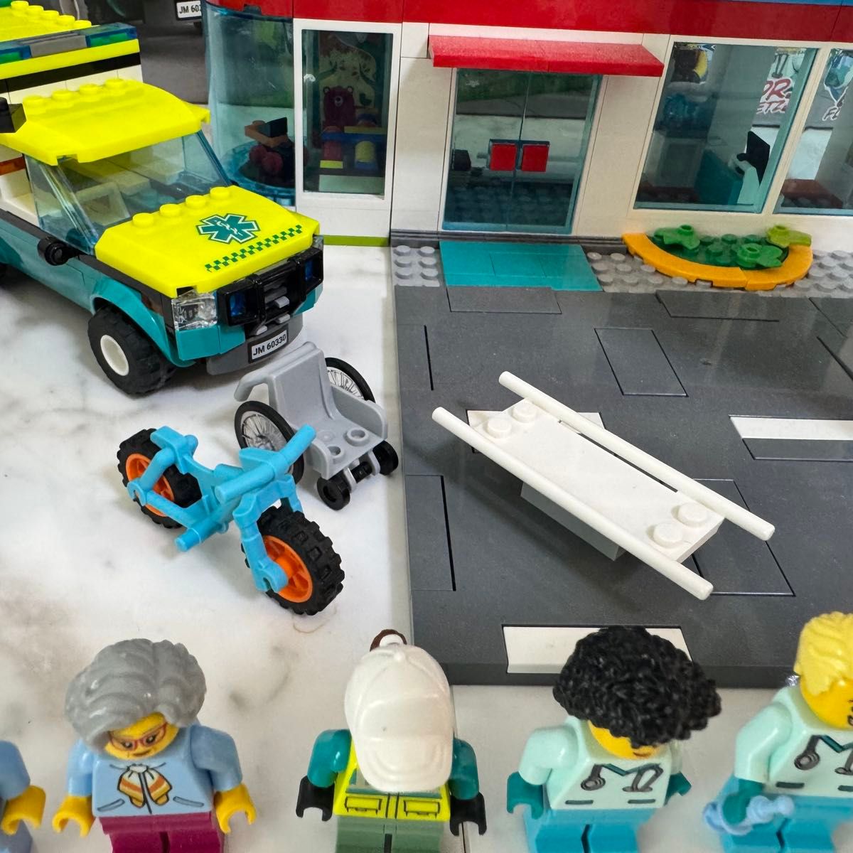 LEGO レゴ レゴシティ 病院 60330 医者 ドクターヘリ|Yahoo LEGO レゴ レゴシティ 病院 60330 医者 ドクターヘリ|Yahoo