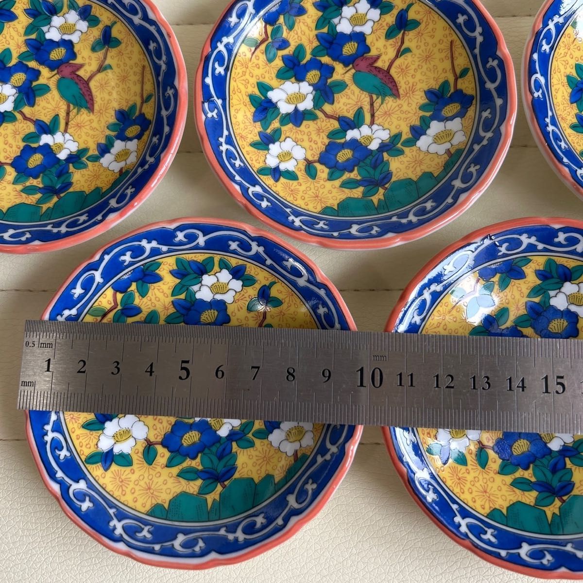 3-904 九谷焼黄地花鳥 長皿6枚・中皿5枚・小皿5枚 3-904 九谷焼黄地花鳥 長皿6枚・中皿5枚・小皿5