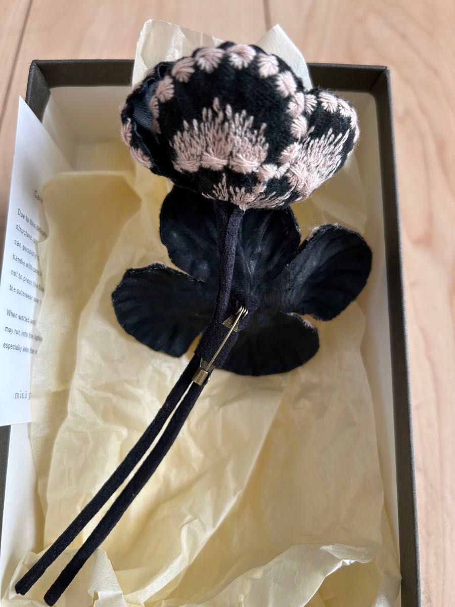 ミナペルホネン blumen コサージュ black|Yahoo!フリマ(旧 ミナペルホネン blumen コサージュ black|Yahoo!フリマ(旧