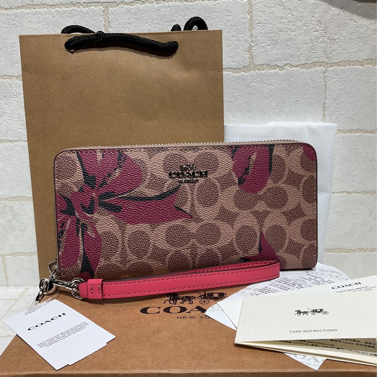 新品 COACH コーチ 長財布 シグネチャー ウォレット リボン柄 新品 COACH コーチ 長財布 シグネチャー ウォレット リボン柄