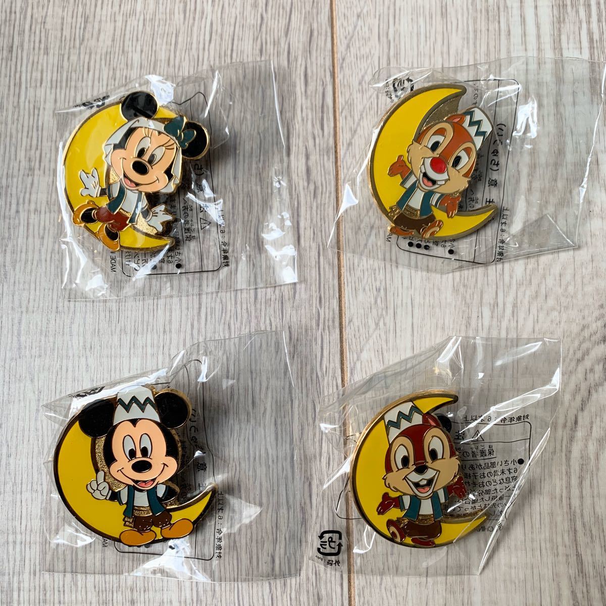 Paypayフリマ ディズニーシー ピンバッチ 4個セット Paypayフリマ ディズニーシー ピンバッチ 4個セット