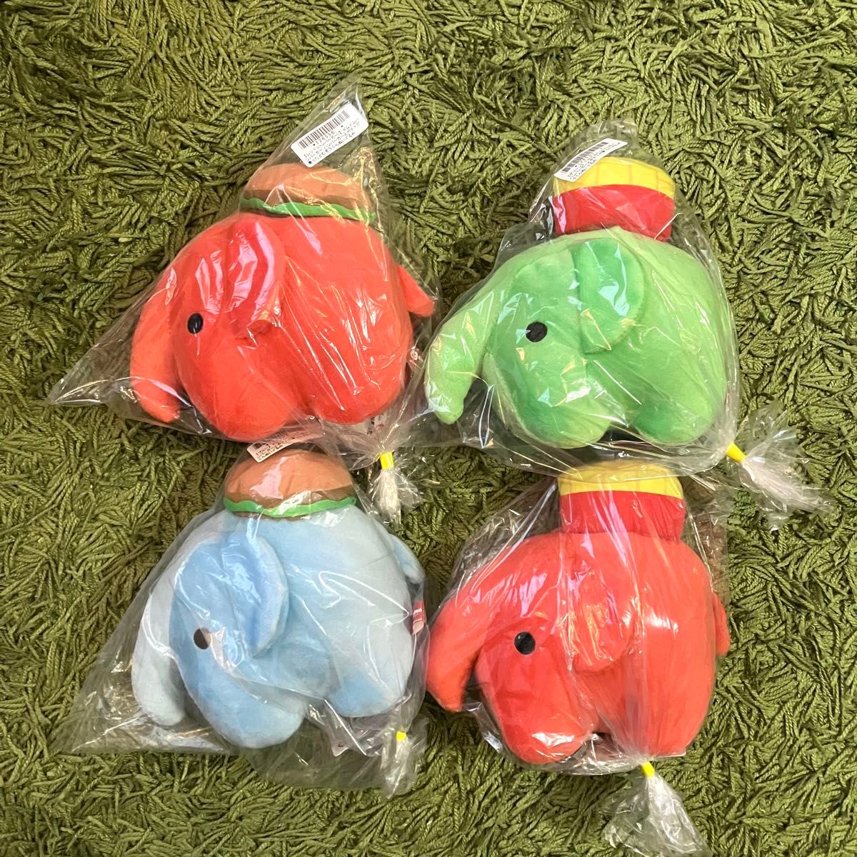 注目の ドムドムバーガー ハンバーガーとポテトが乗ったどむぞうくん ぬいぐるみ