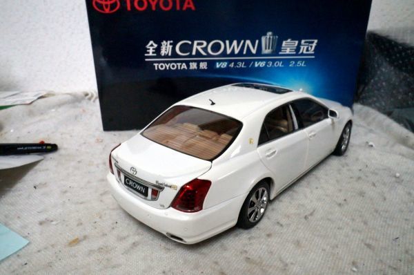 全新トヨタ クラウン 皇冠 1/18 ミニカー ホワイト | www.bioimune.com.br