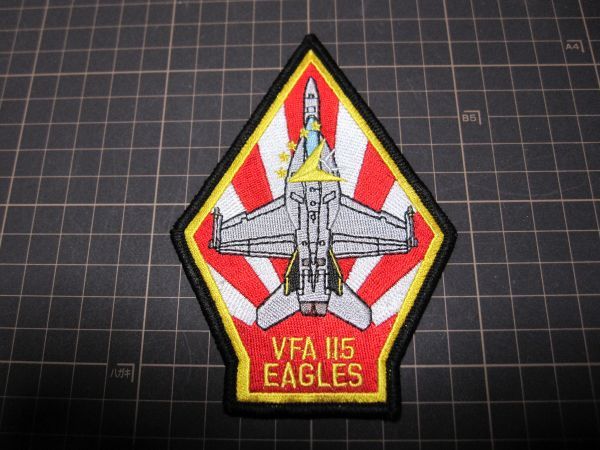 F-18　VFA-115　EAGLES 　上面　赤白_画像1