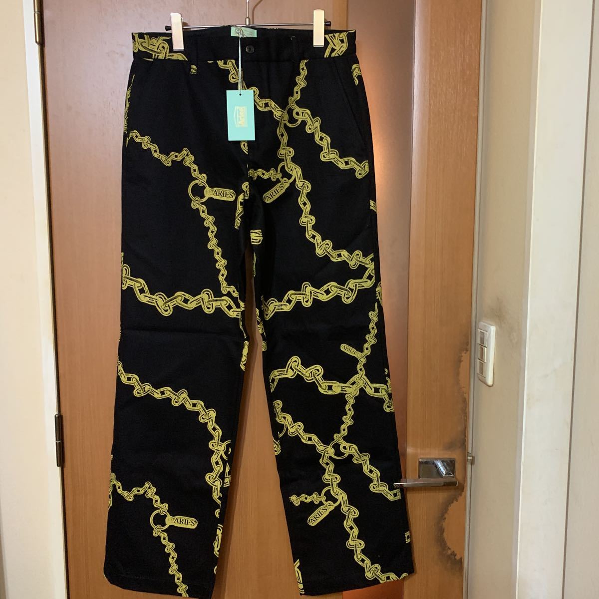 半額SALE★ 新品 60%オフ 定価70400円『ARIES』CHAINS TROUSER アリーズ 元SILAS UK ストリート Mサイズ 半額SALE★ 新品 60%オフ 定価70400円『ARIES』CHAINS TROUSER アリーズ 元SILAS UK ストリート Mサイズ