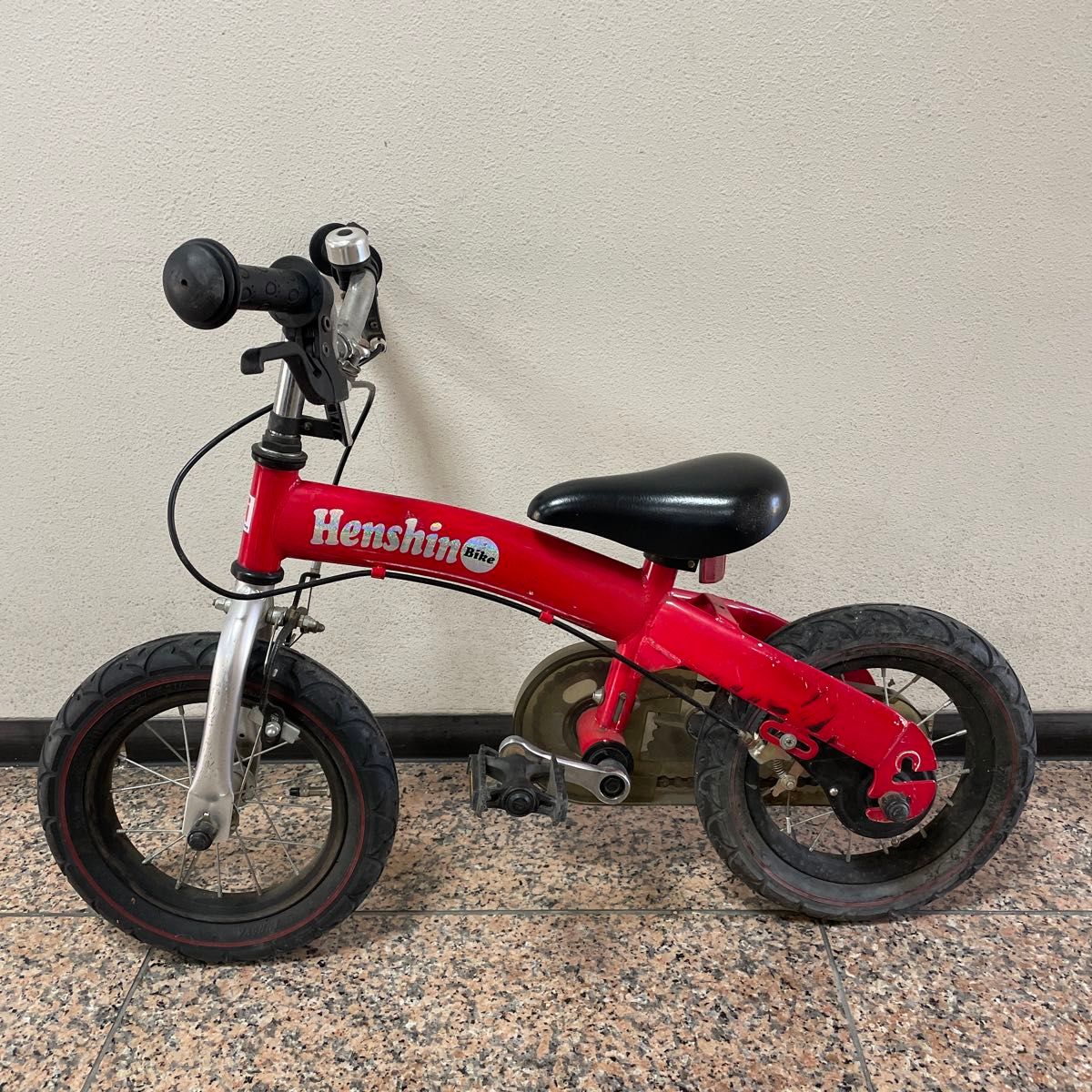 変身 バイク Henshin Bike 赤 幼児用ストライダー自転車 変身 バイク Henshin Bike 赤 幼児用ストライダー自転車