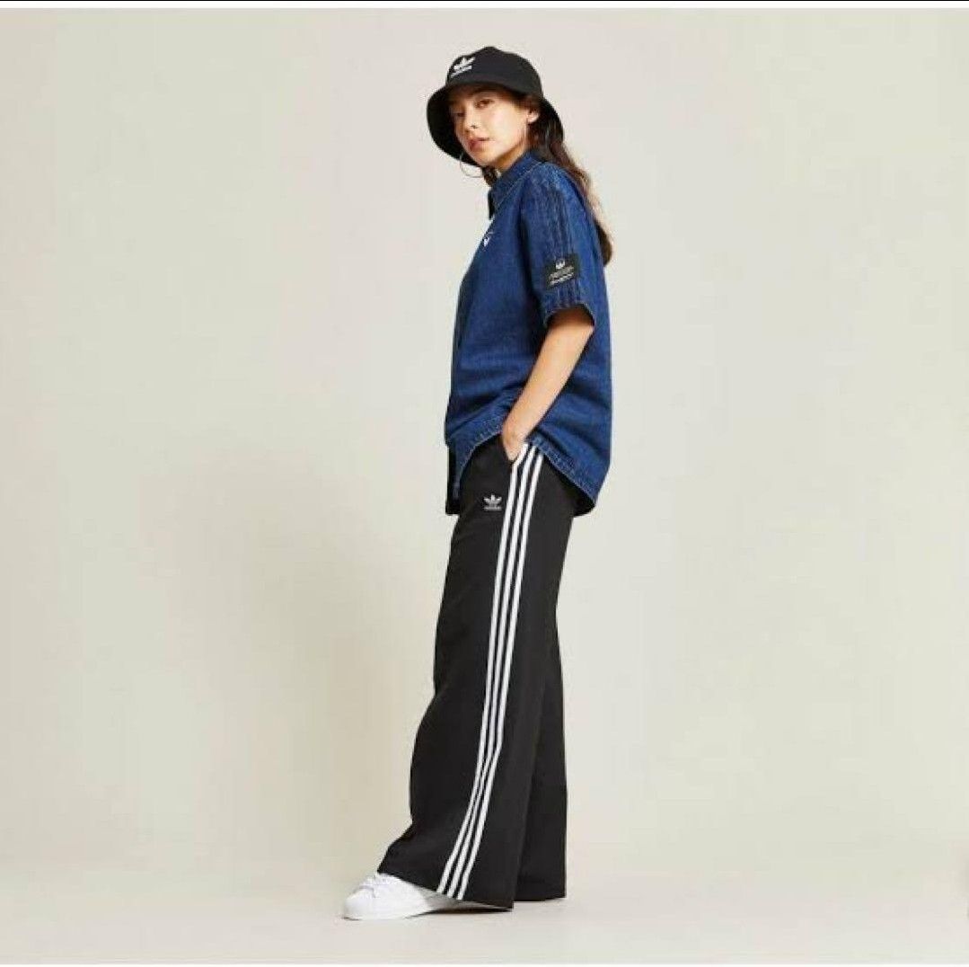 アディダス 黒 リラックス ワイドレッグパンツ 女性S ジャージ下 アディダス 黒 リラックス ワイドレッグパンツ 女性S ジャージ下