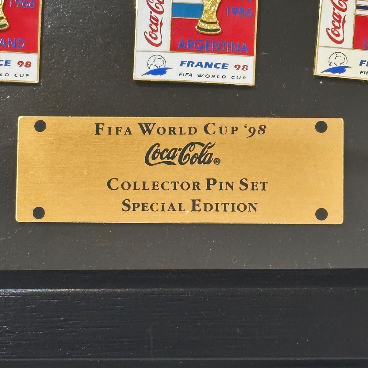 懸賞 FIFA WORLD CUP ワールドカップ コカ・コーラ ピンバッジ